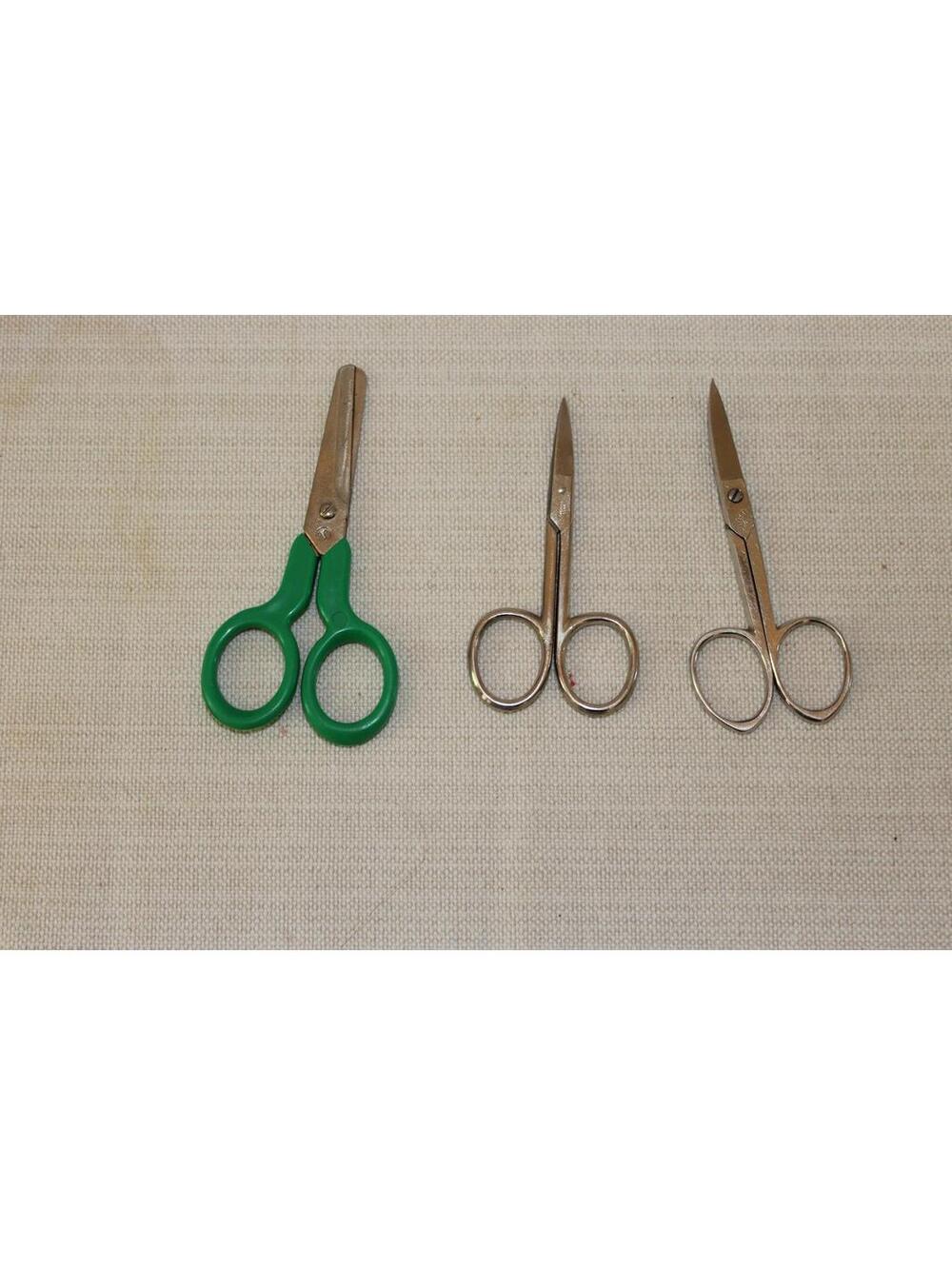 Vintage Set of 4 Inch Scissors - Set of 3